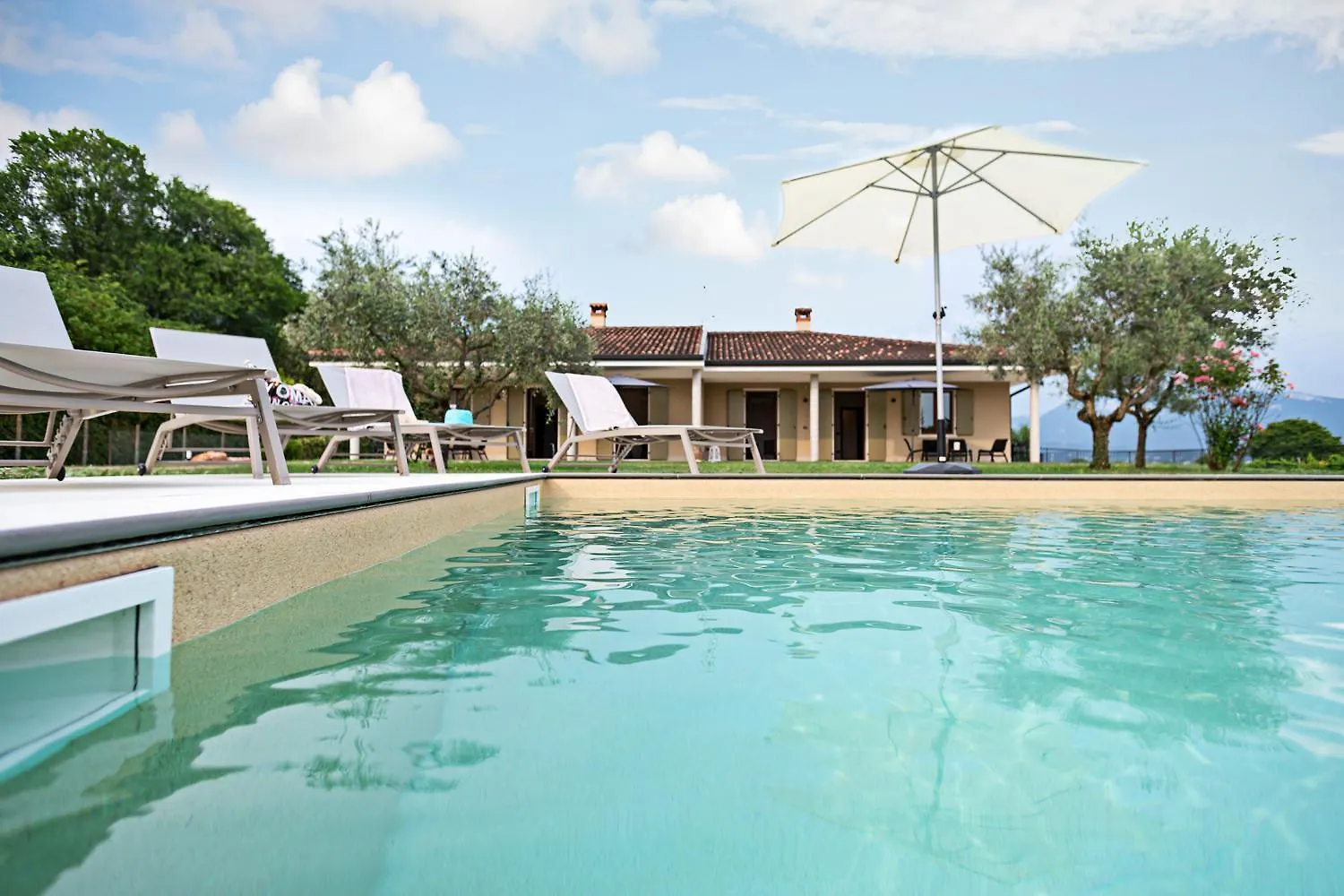 Chalet Villa Ida - Regarda Travel Costermano Italy